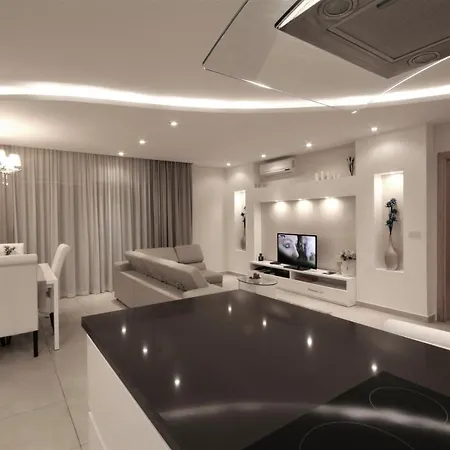 Summer Breeze Apartment