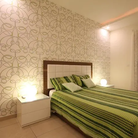 Summer Breeze Apartment