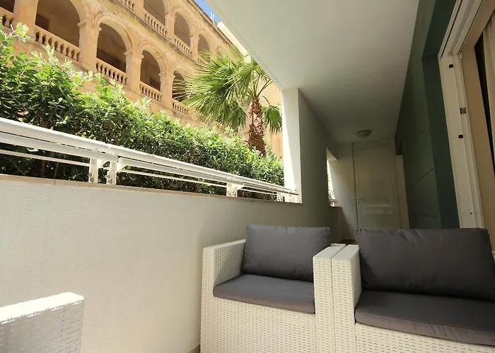 Summer Breeze * Sliema