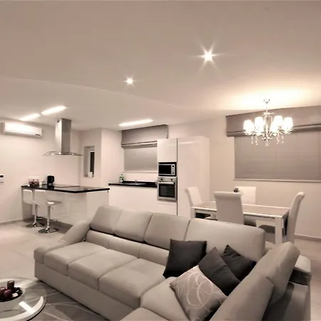 Apartment Summer Breeze